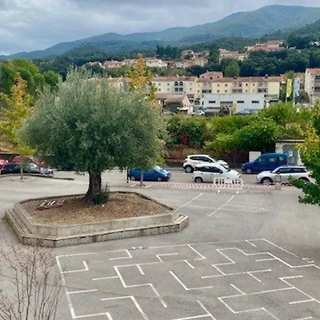 Apartment F3 Avec Wi-fi, Clim Portable & Parking A Amelie-les-bains - Fr-1-703-200 *
