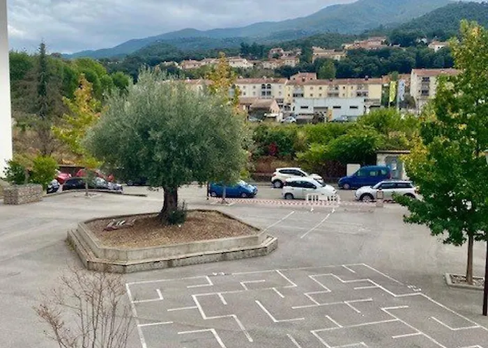 Apartmán F3 A Amelie-les-bains Avec Wifi Et Climatisation Portative Pour 4 Personnes - Fr-1-703-200 *